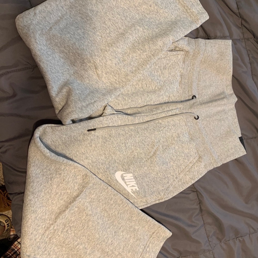 NIKE SWEATPANTS
